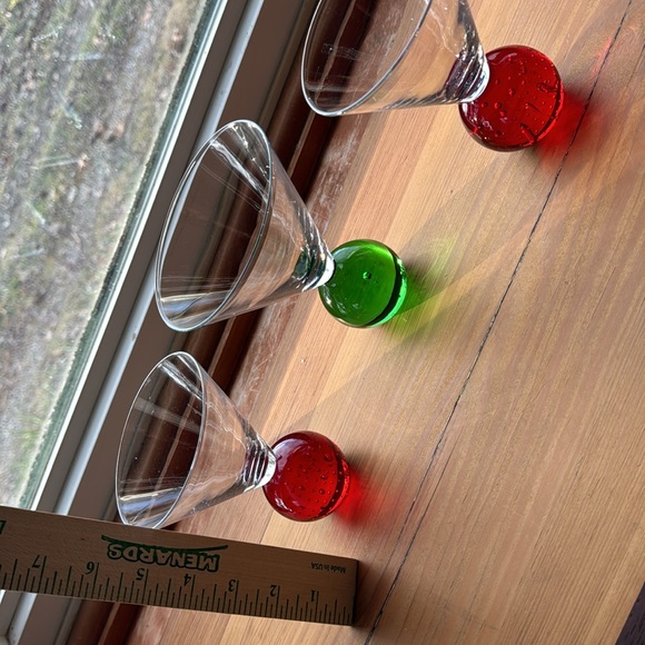 Vintage Hollywood regency Martini glasses red and green set of 4 - Picture 7 of 8
